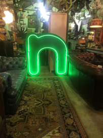 Neon letter “ n”  mega groot