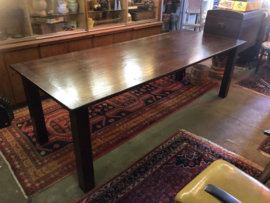 Grote vintage tafel in nette staat