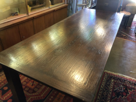 Grote vintage tafel in nette staat