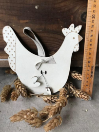 The Bee Company - Chicken Ornament