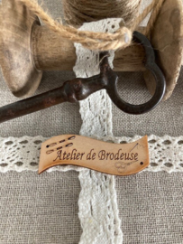 Embroidery Label  "Atelier de Brodeuse"