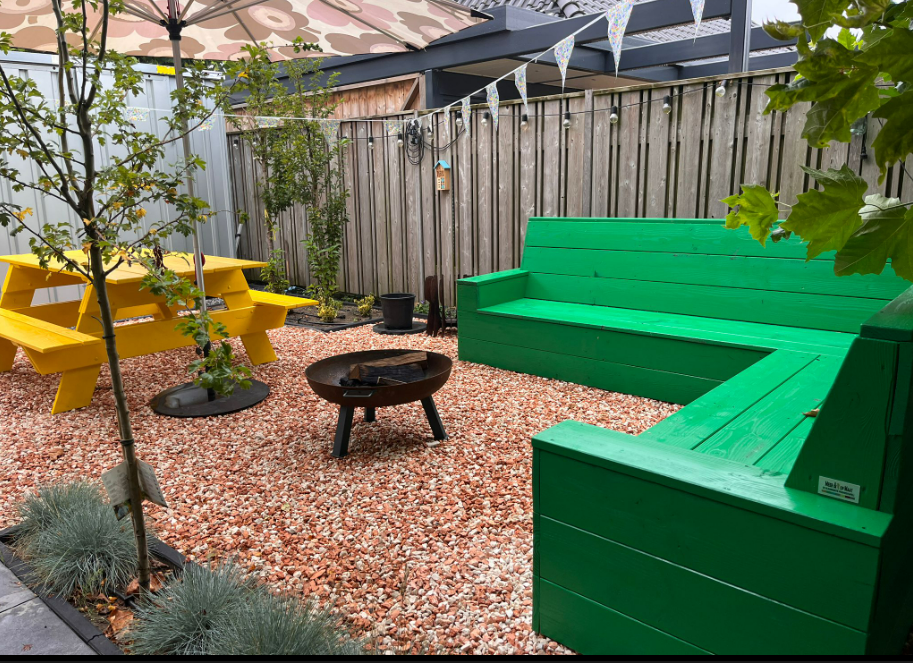 LOUNGEBANK DOUGLASHOUT KLEUR