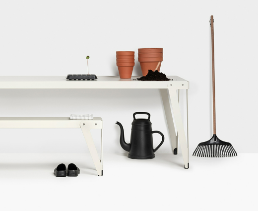 Lloyd table outdoorby christoph seyferth