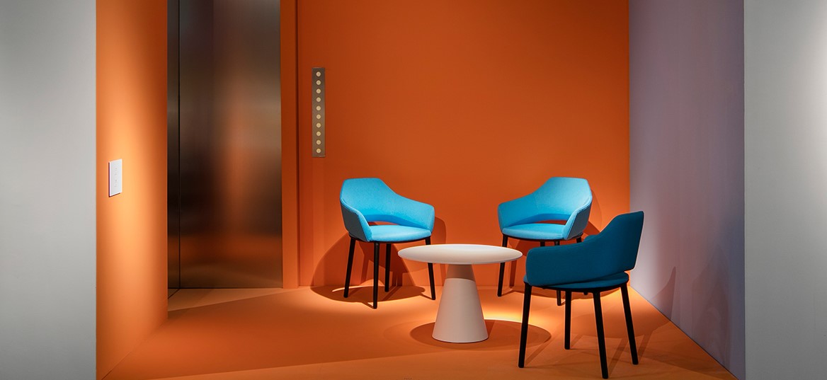 Ikon 52 - kunststof kegelvormige bijzettafel met rond blad - FP