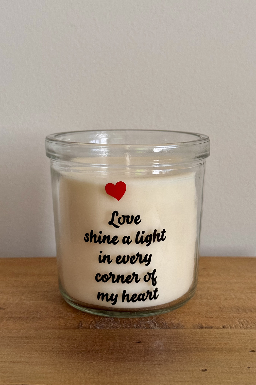 Geurkaars Vanille 'Love shine a light'