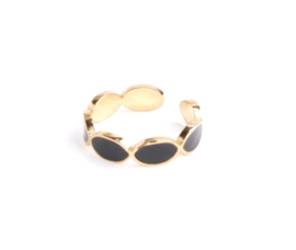 Ring black ovals