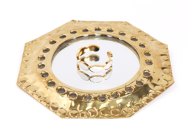 Ring white ovals