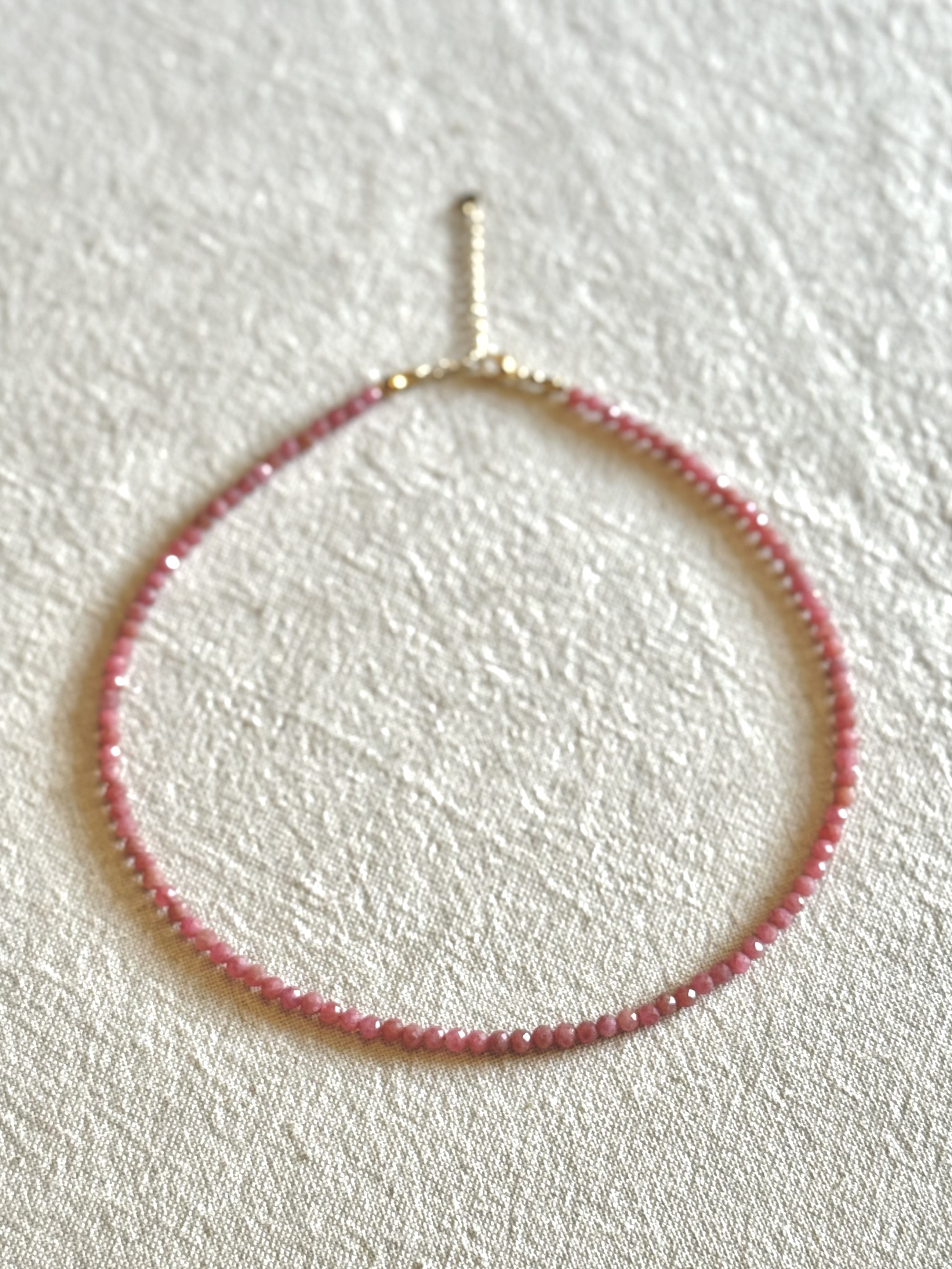 Ketting dark pink rhodonite