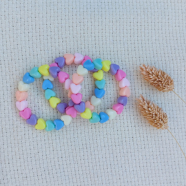 Gekleurde hartjes armband