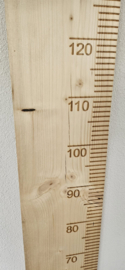Groeimeter 200cm Steigerhout - Scheuren  in het hout