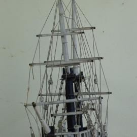 Houten zeilboot