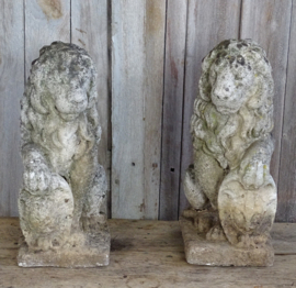 set of 2 stone lions
