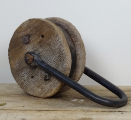 Industrial bobbin pulley