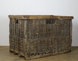 Wicker champagne crate