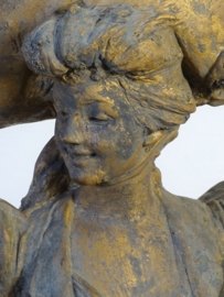 Bronzen borstbeeld van een dame