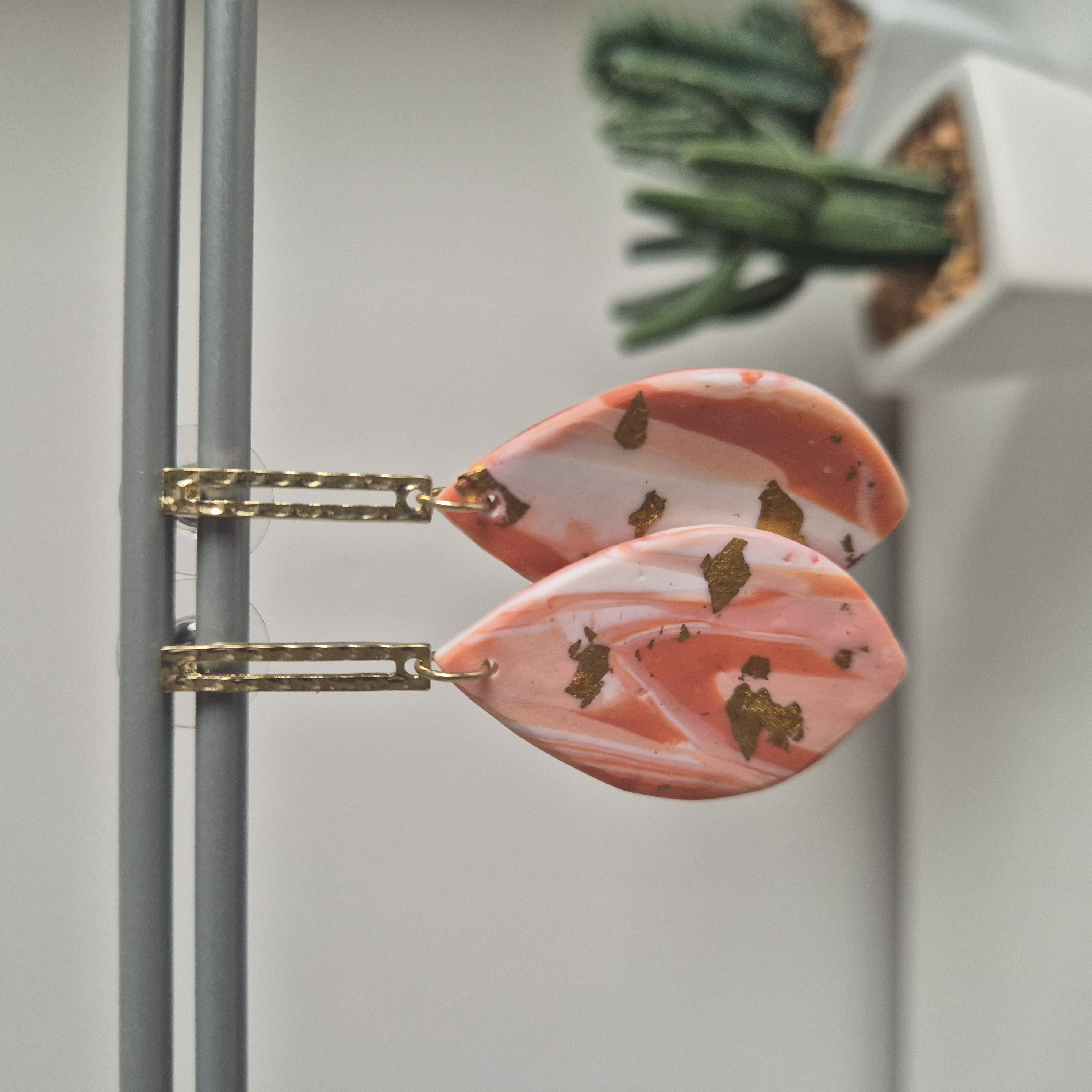 Oorbellen foam hanger Peach