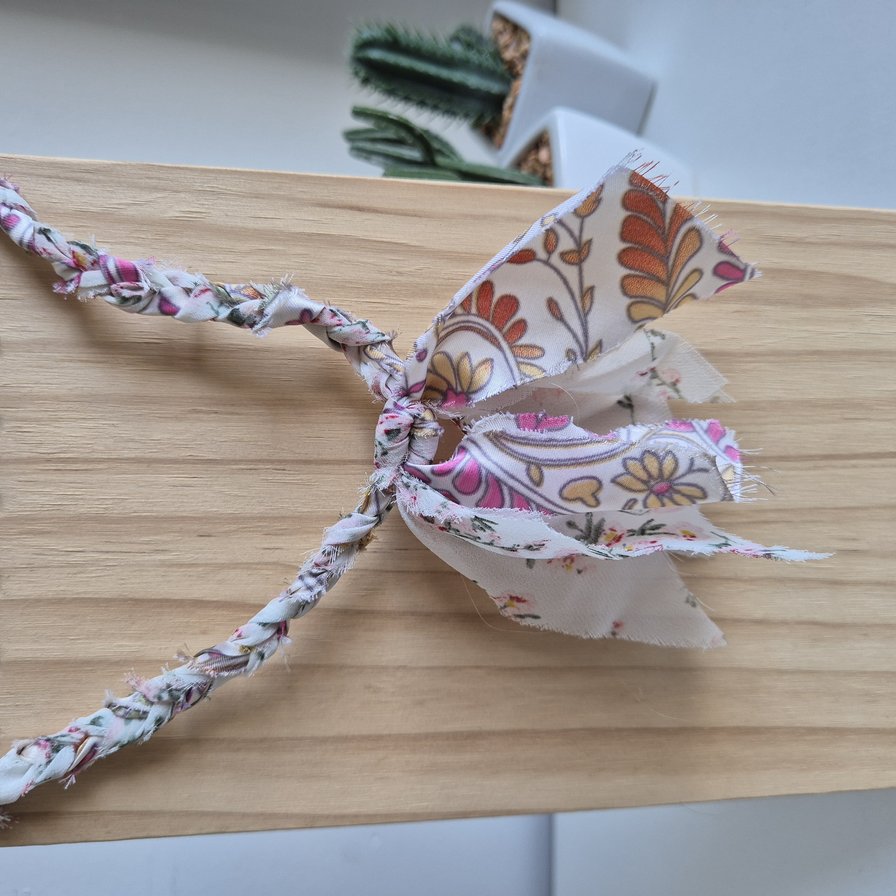 Bandana ketting Wit-roze patroon