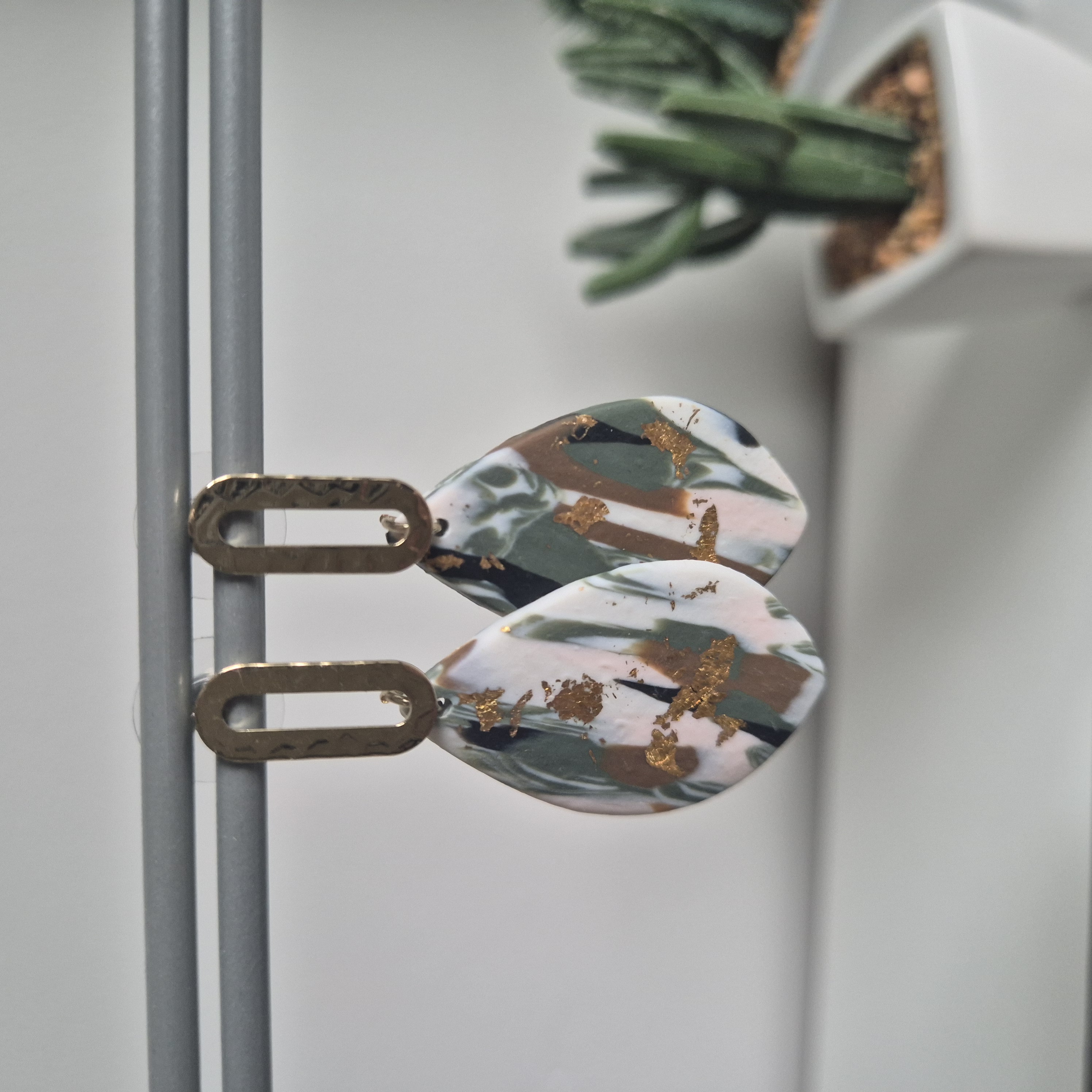 Oorbellen foam hanger Groen
