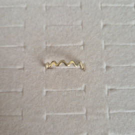 Ring Wave Goud – Maat 19