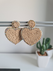 Kralenoorbel hart & rondje beige