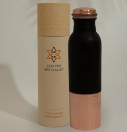 Kupferwasserflasche mit gehämmertem Boden, schwarz, ca. 950 ml