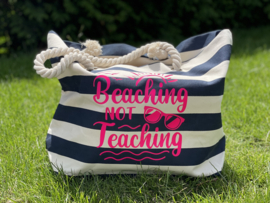 Beachbag breed 'Beaching not teaching'