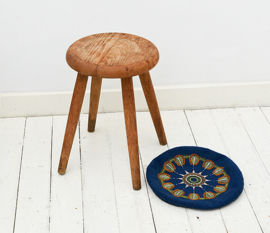 Vintage Krukje met geborduurde top