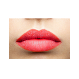 LIP CARE COLOR ICON | Lip Care Colour Icon is een roze lippenstift met een warme tint en veel pigment.