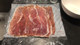 Prosciutto Crudo vacuüm per 100 gram 4,49. Verpakt per 200 gram 