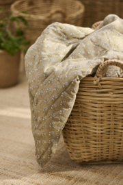 Dik gewatteerd plaid  | Dusty green met witte bloemetjes | Één persoons | IB Laursen