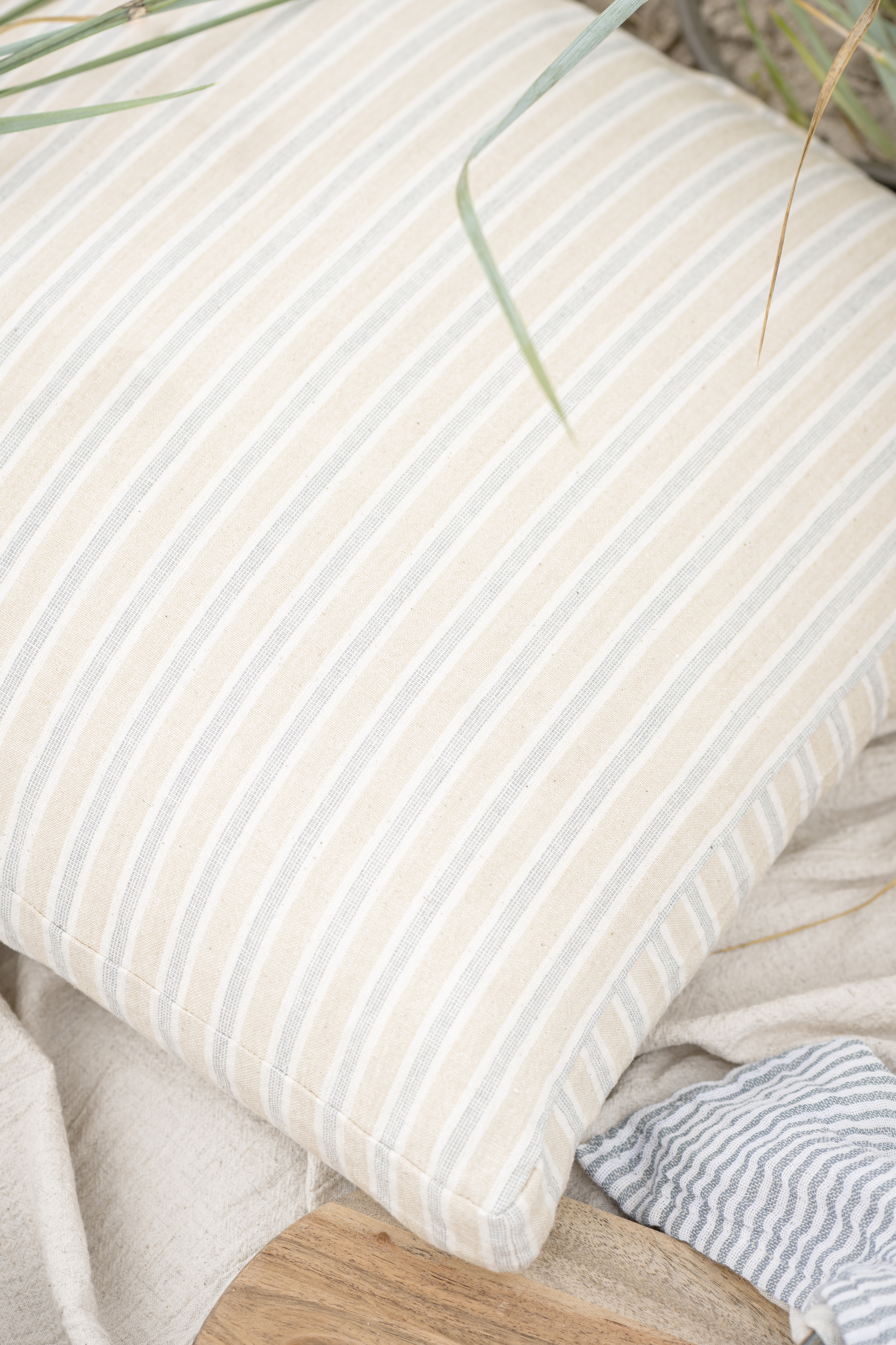 Box kussenhoes | Naturel met Blauw en witte streep | IB Laursen