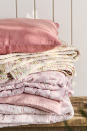 Dik gewatteerd plaid  | Roze malva met witte bloemen | Één persoons | IB Laursen