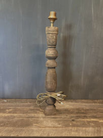 Aura Peeperkorn lamp trapbaluster nr.18