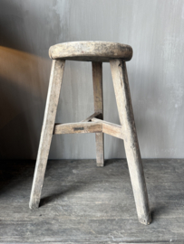 Uniek houten krukje rond nr.2