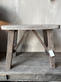 Aura Peeperkorn Old farm bench