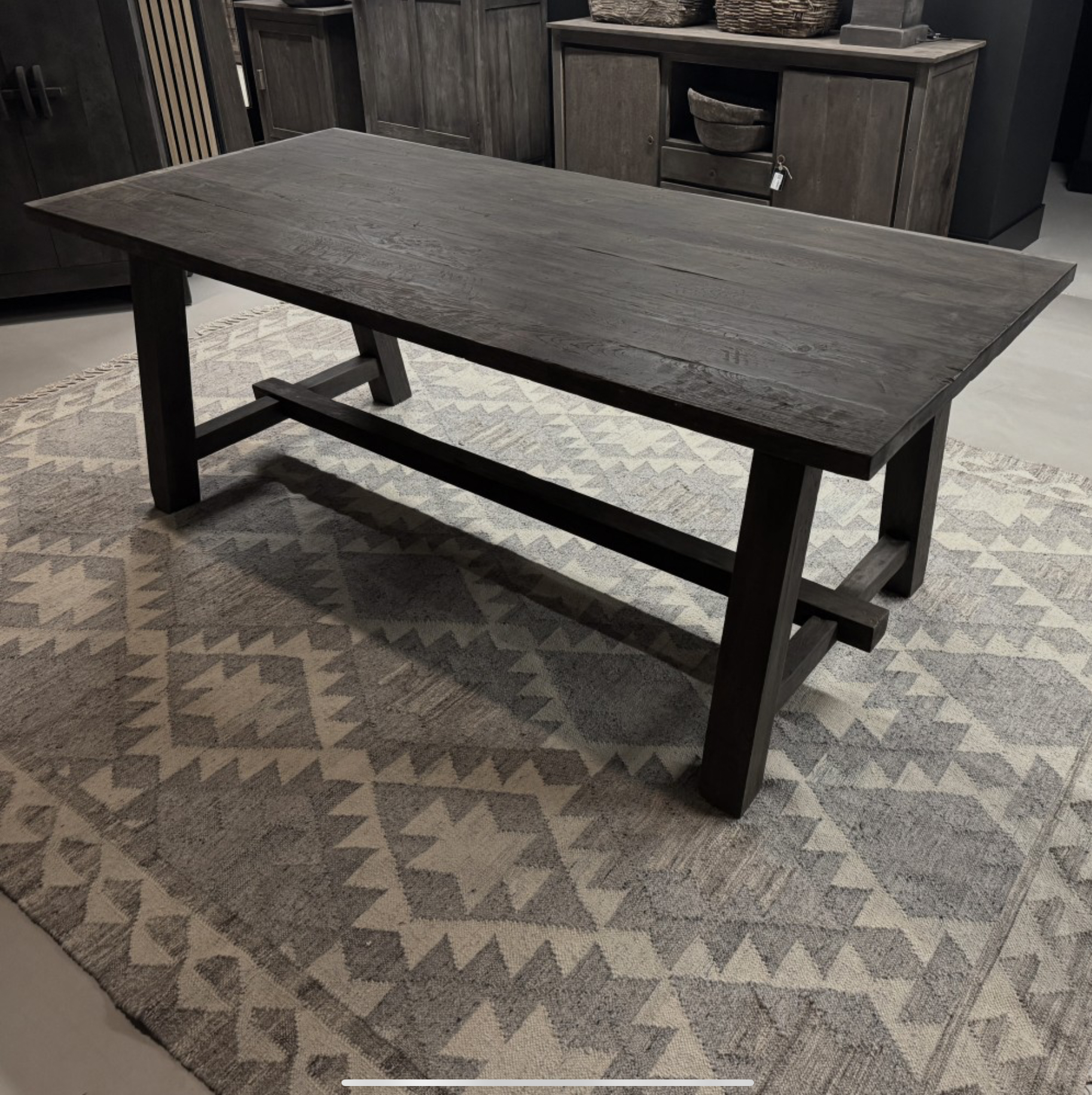 Luksa A-poot eettafel Jara