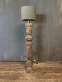 Aura Peeperkorn lamp trapbaluster nr.18