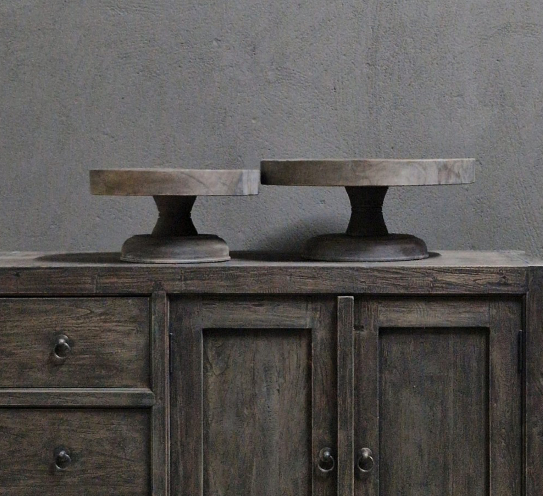Plateau op voet Cilian M