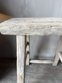 Uniek houten krukje recht nr.2