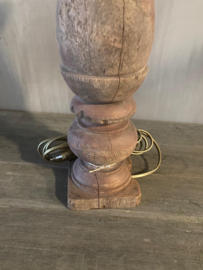 Aura Peeperkorn lamp trapbaluster nr.24