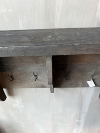 Aura Peeperkorn old farm kapstok