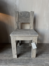 Aura Peeperkorn old farm kinderstoeltje