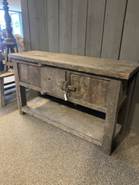 Old barn sidetable met deurtje en onderblad