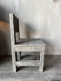 Aura Peeperkorn old farm kinderstoeltje