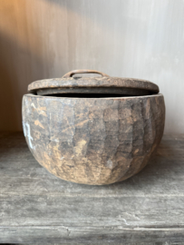 Unieke houten bak met deksel M r.6