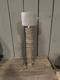 Aura Peeperkorn lamp trapbaluster nr.21