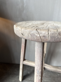 Uniek houten krukje rond nr.5