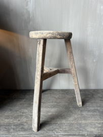 Uniek houten krukje rond nr.2
