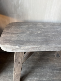 Aura Peeperkorn Old farm bench