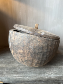 Unieke houten bak met deksel M r.6
